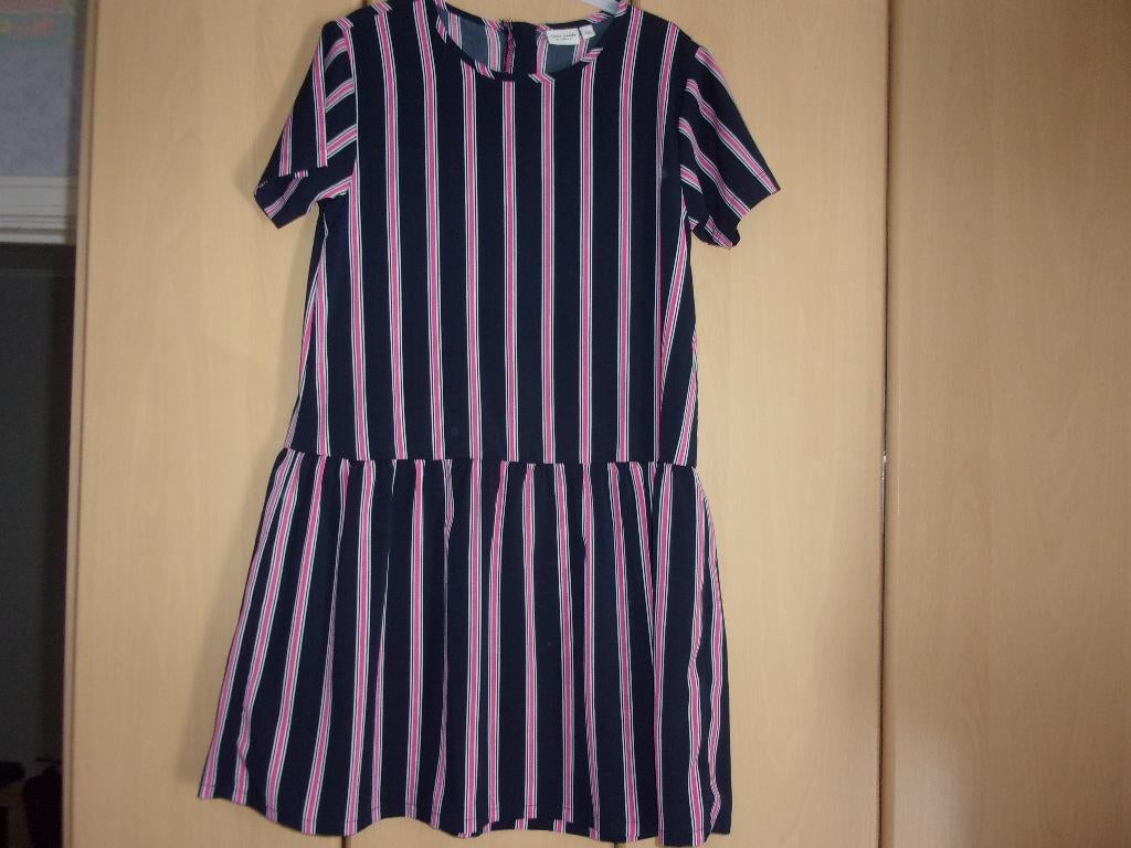 Mooi zomer jurkje. Maat 140 (NAME IT), Enfants & Bébés, Vêtements enfant | Taille 140, Robe ou Jupe, Enlèvement ou Envoi, Name it