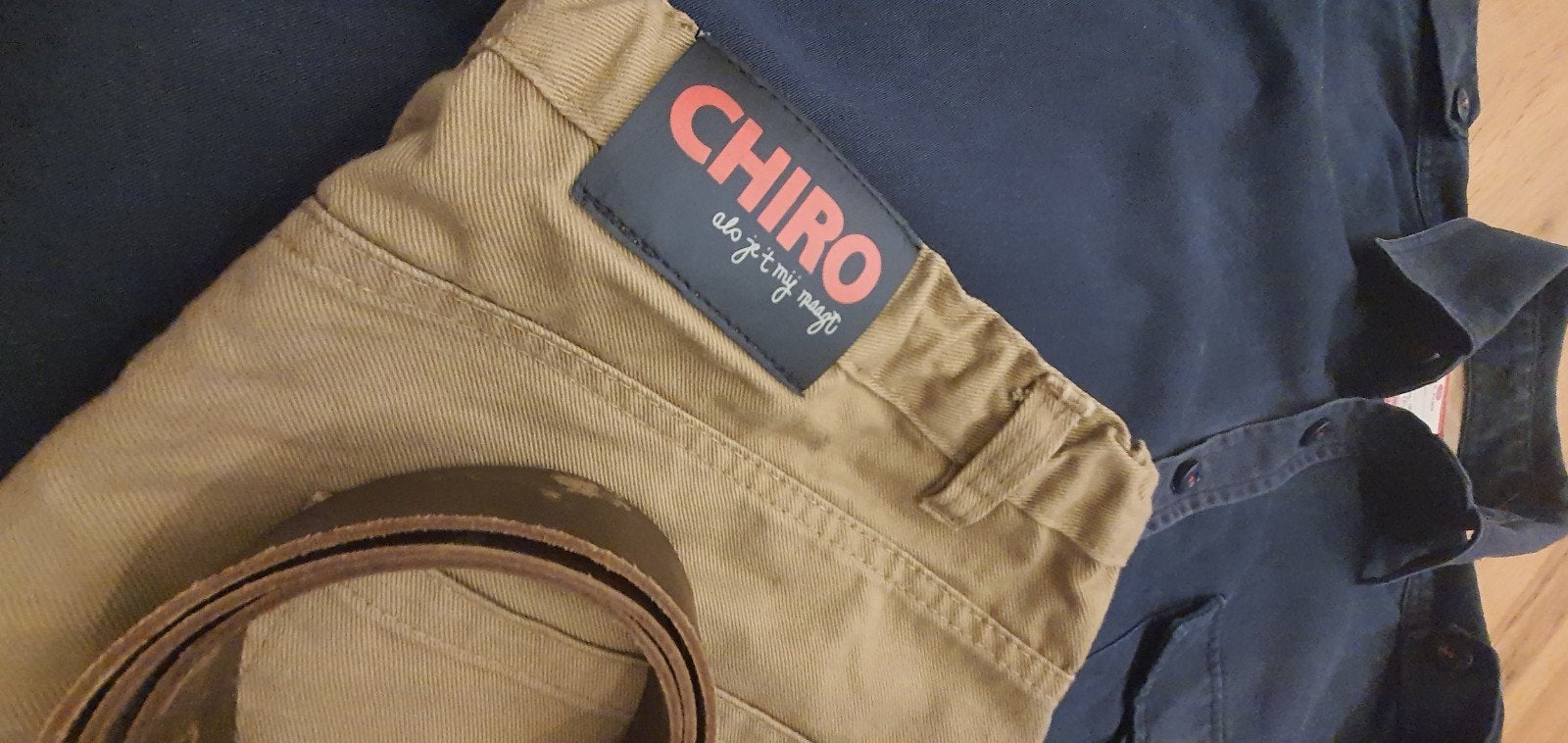 CHIRO vêtements: chemise short ceinture, Enlèvement