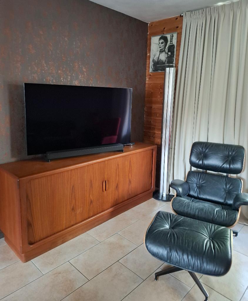 ARMOIRE DYRLUND, Enlèvement, Comme neuf, Teck, Avec tablette(s)
