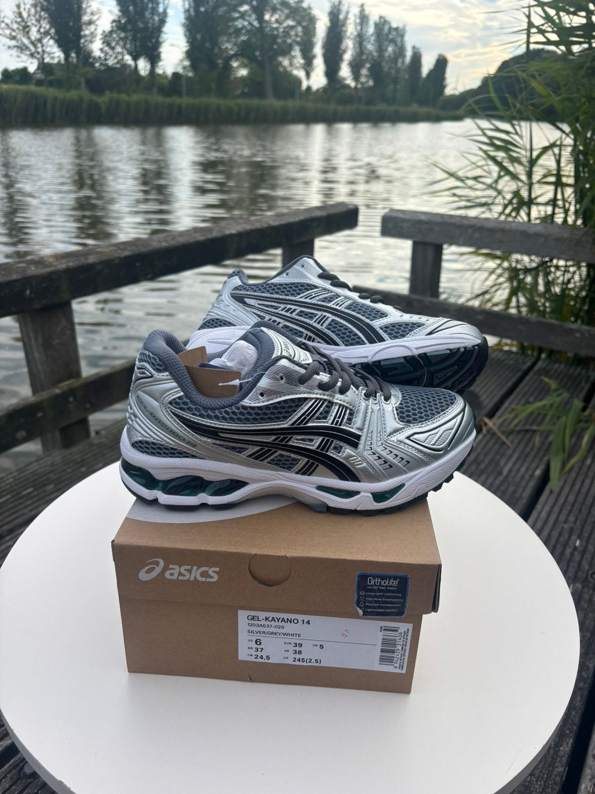 Asics Kayano 14, Enlèvement ou Envoi, Comme neuf