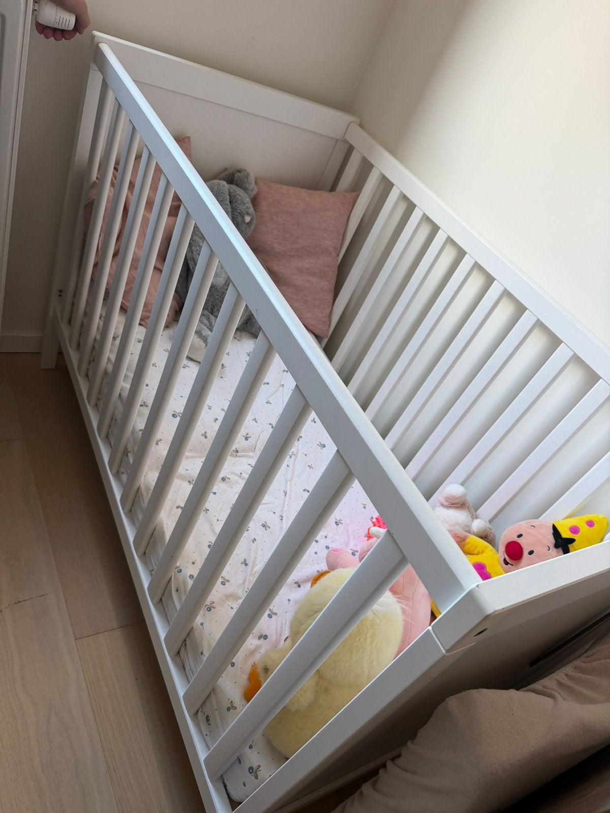 SUNDVIK Babybedje, wit, 60x120 cm, Ophalen, Zo goed als nieuw