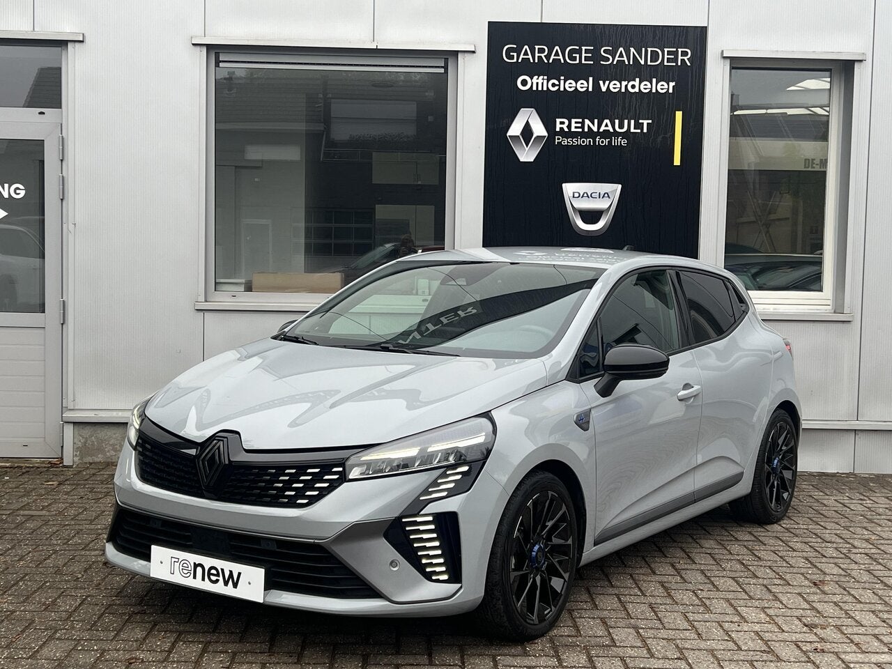 Renault Clio E-TECH Full Hybrid 145 PK Esprit Alpine * Auto, 0 min, 0 kg, Adaptive Cruise Control, 5 deurs