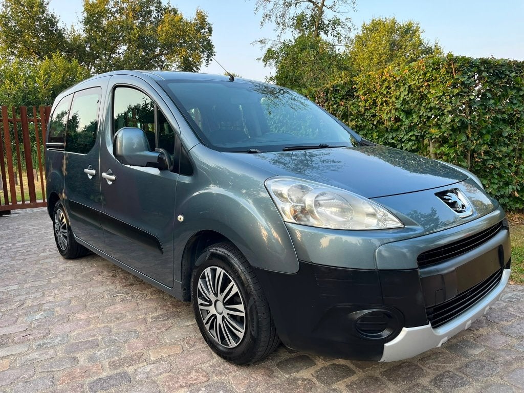 Peugeot Partner Tepee 1.6 HDI / 216.966 km, Auto's, Peugeot, Voorwielaandrijving, Zwart, 4 cilinders, 5 deurs