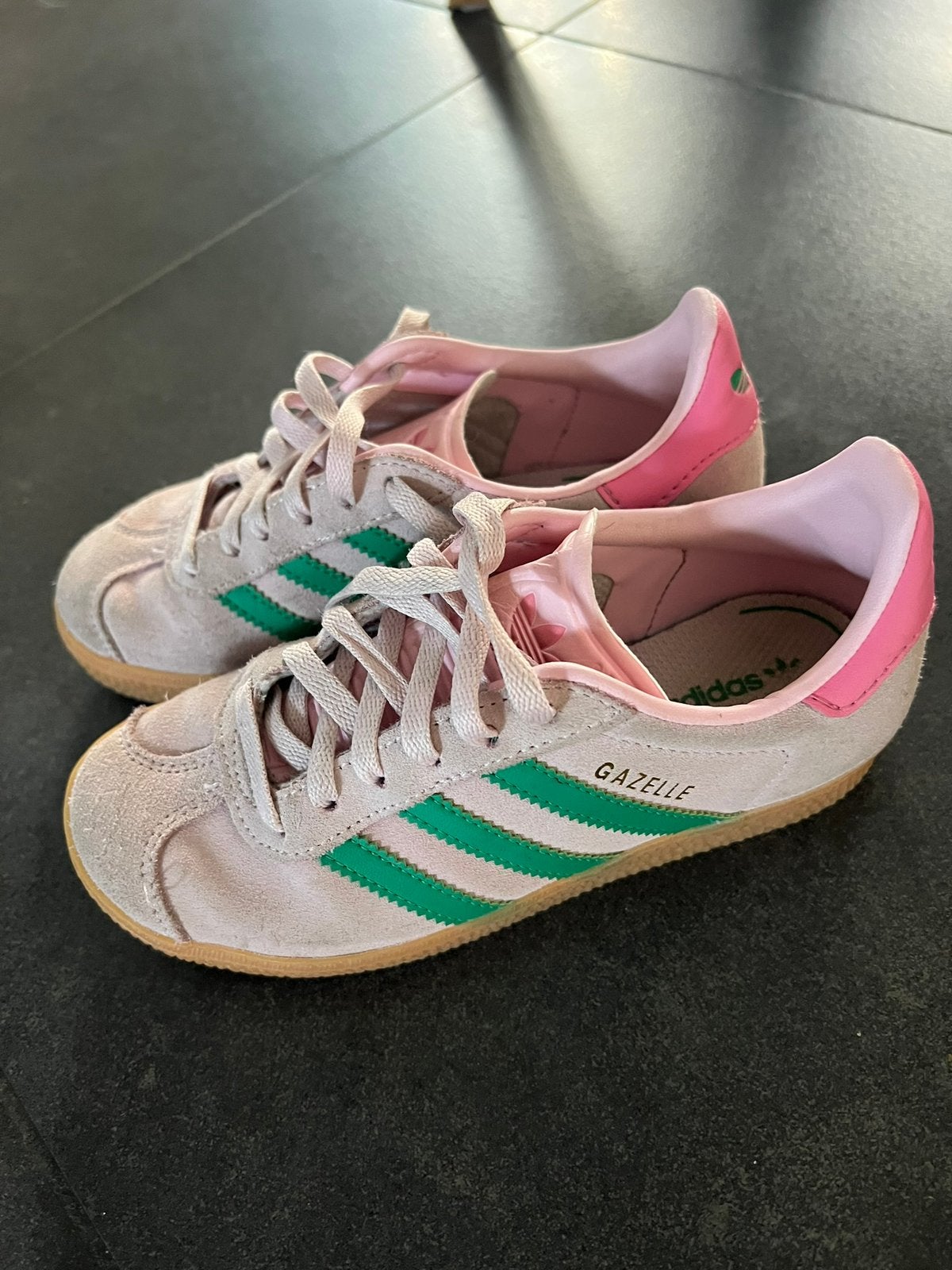 Adidas Gazelle - maat 31,5, Kinderen en Baby's, Ophalen of Verzenden, Gebruikt, Meisje