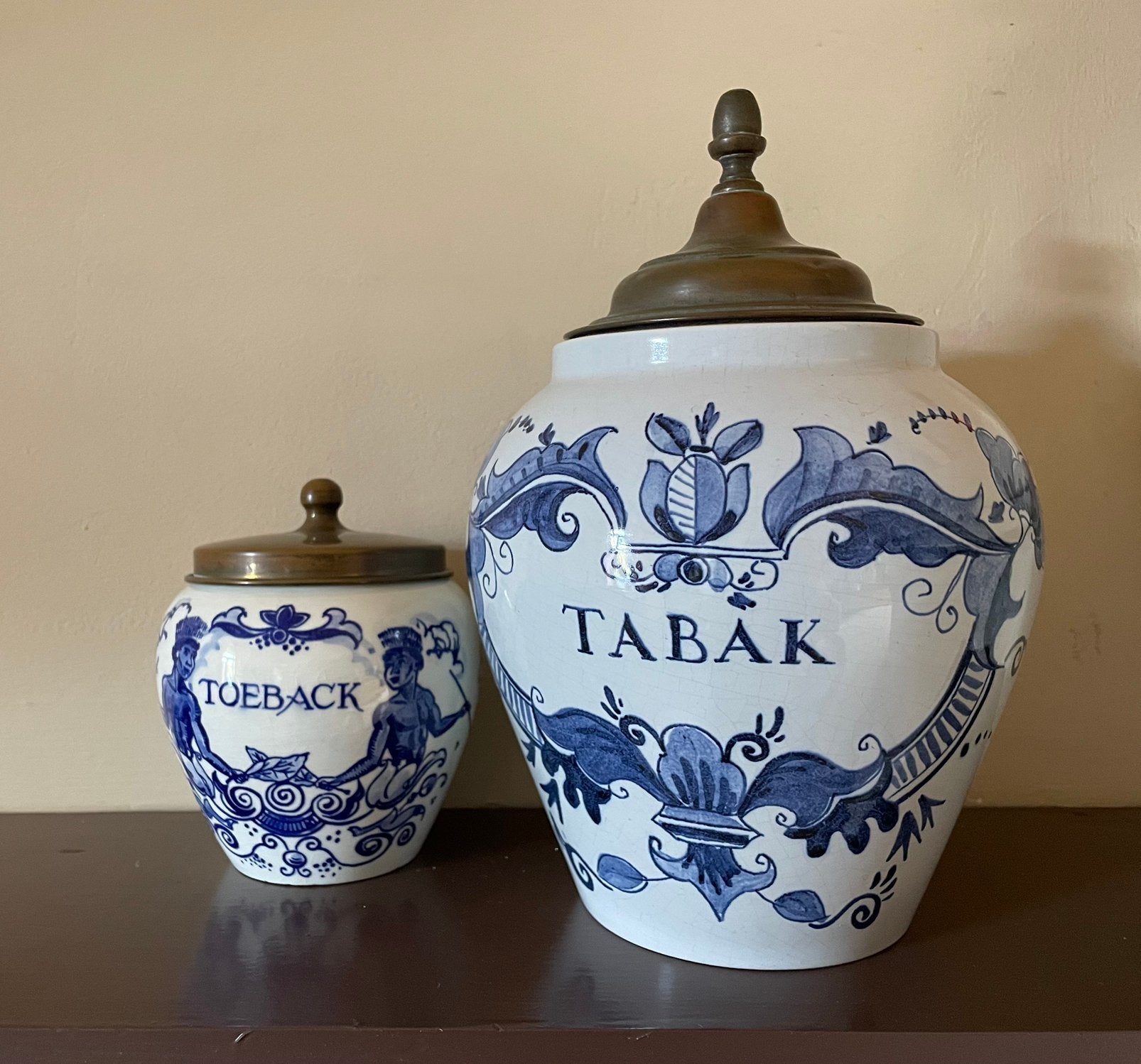 2 Delfts blauwe tabakspotten (groot en klein), Enlèvement