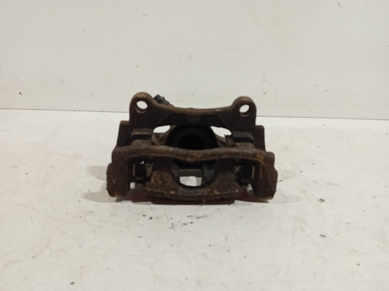 Remklauw rechts achter Mercedes-Benz Viano, Onderdelen@venauto.nl, Van der Ven Autorecycling B.V., Gebruikt, Ettenseweg 76, 4706 PB Roosendaal, The Netherlands