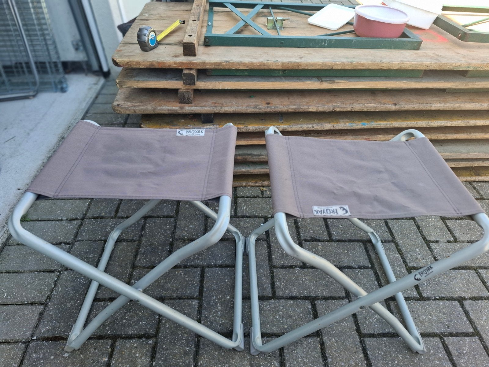 Ensemble de 2 tabourets/poufs de camping pliables Froyak —, Caravanes & Camping, Meubles de camping, Chaise de camping, Enlèvement ou Envoi