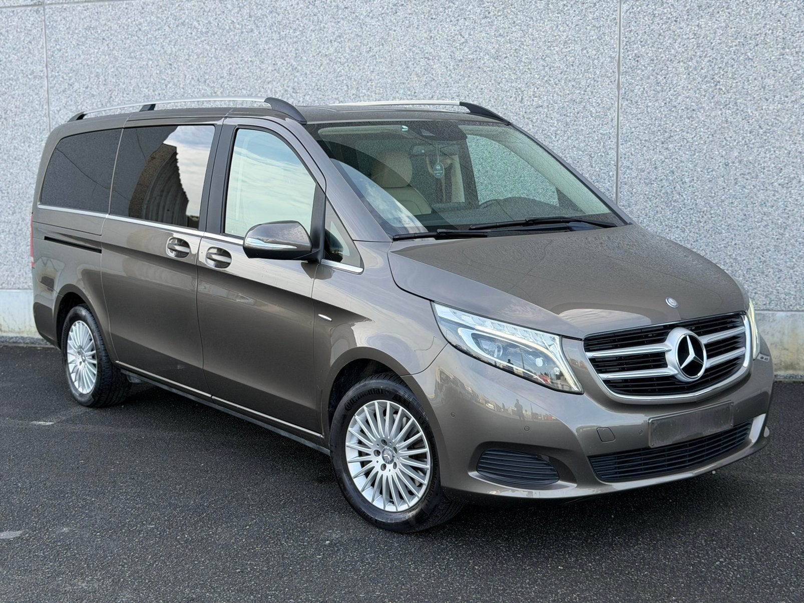Mercedes V250 VIP Line 2015/12 1ste eigenaar, Auto's, Automaat, Bruin, Bedrijf, Diesel