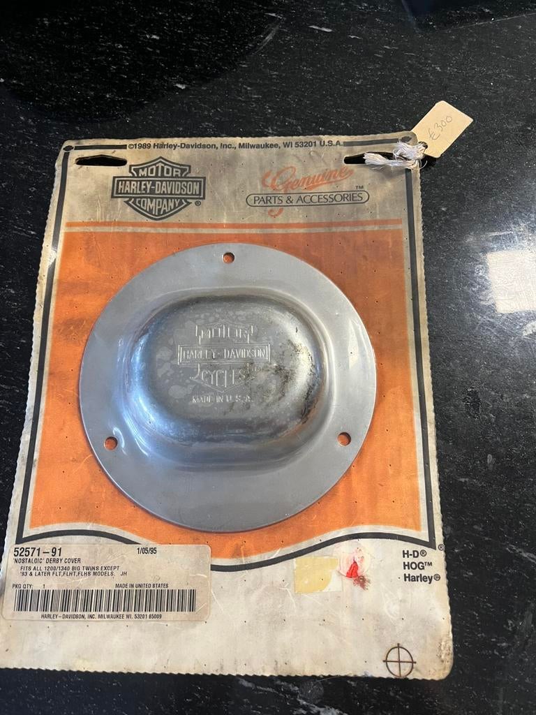 Harley Davidson nostalgic derby cover, Motoren, Verzenden