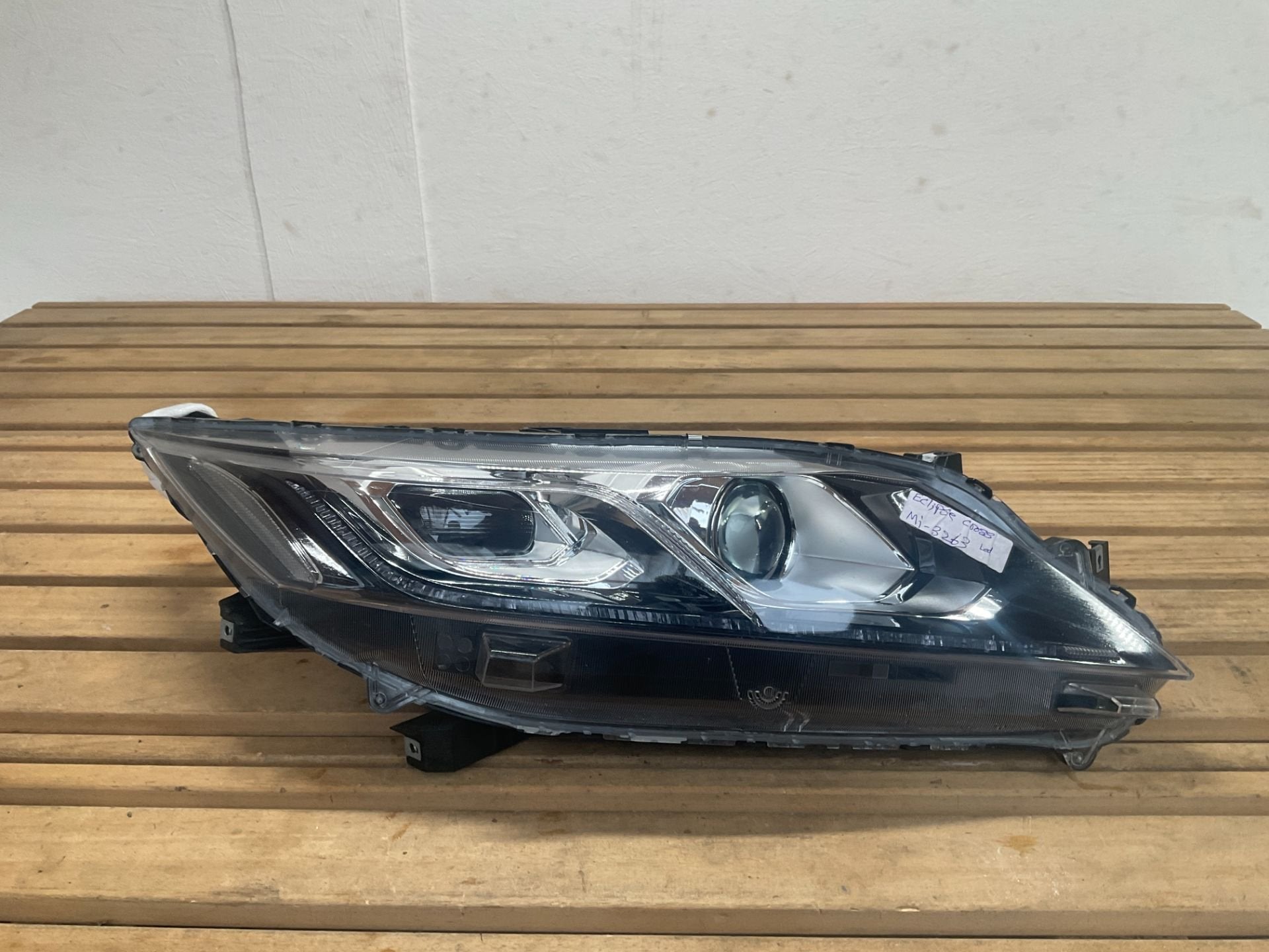 Koplamp Mitsubishi Eclipse Cross 17 21 RH8301D072 B7-3263, Info@mitsubishi-motors.com, Gebruikt, Mitsubishi Motors Corporation