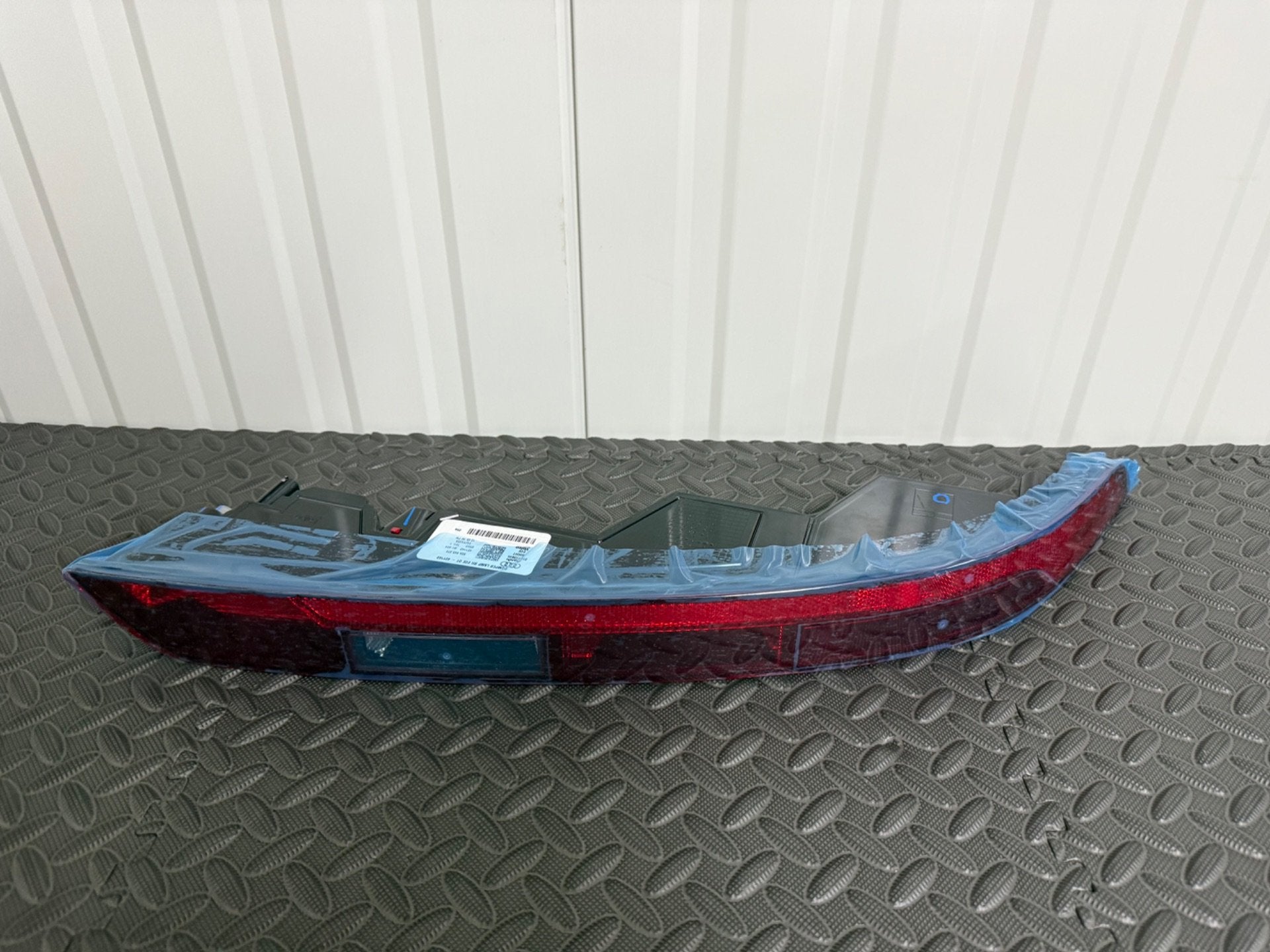 Feu antibrouillard arri re droit neuf pour Audi Q5 80a945070, Autos : Pièces & Accessoires, Neuf, AUDI AG, Auto-Union-Strasse 1
85045  Ingolstadt, DE