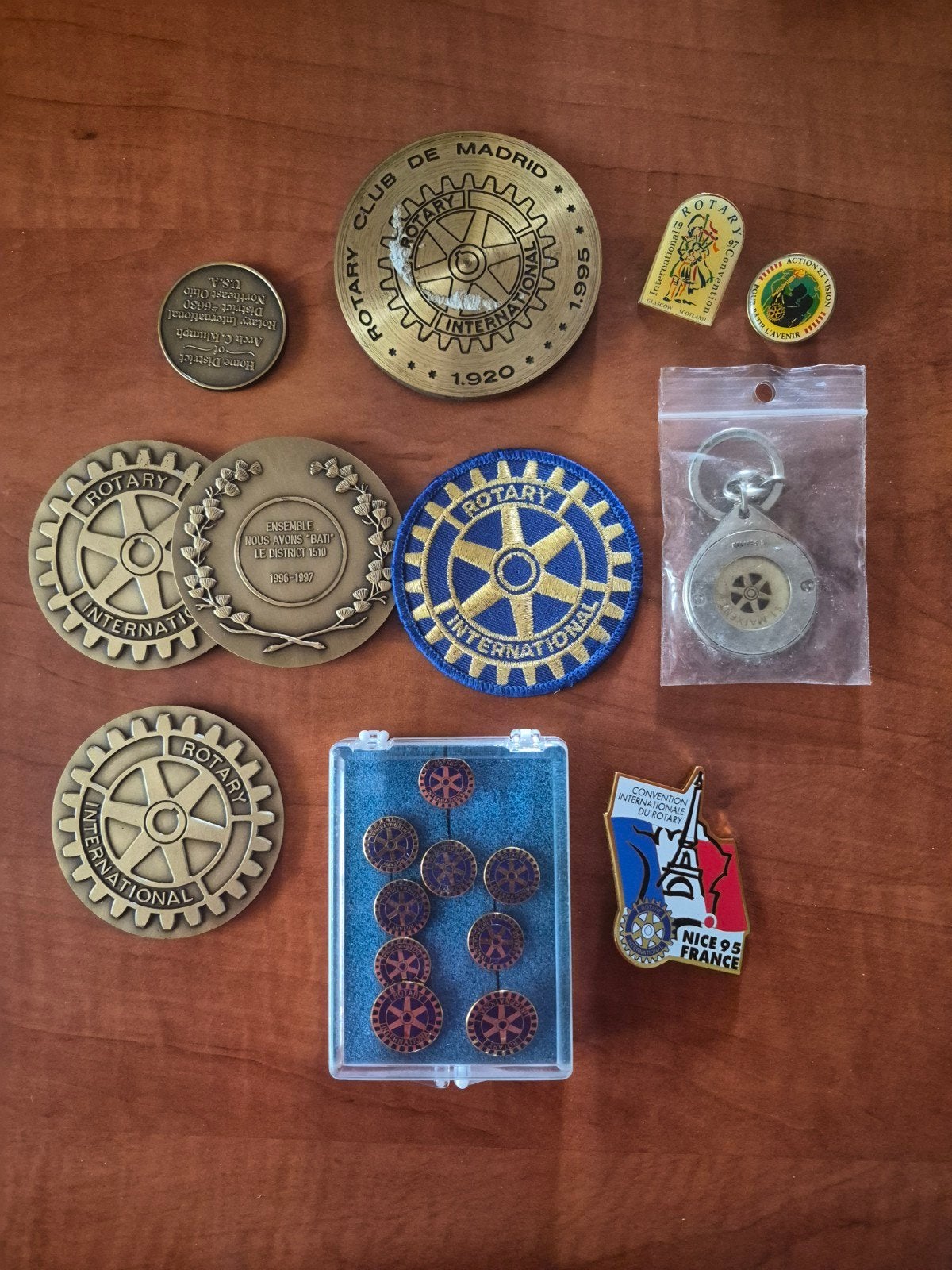 Collection de souvenirs uniques du Rotary International (v), Collections, Collections Autre, Enlèvement ou Envoi
