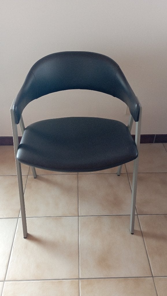 8 stoelen, Huis en Inrichting, Stoelen, Ophalen, Zo goed als nieuw, Grijs, Metaal