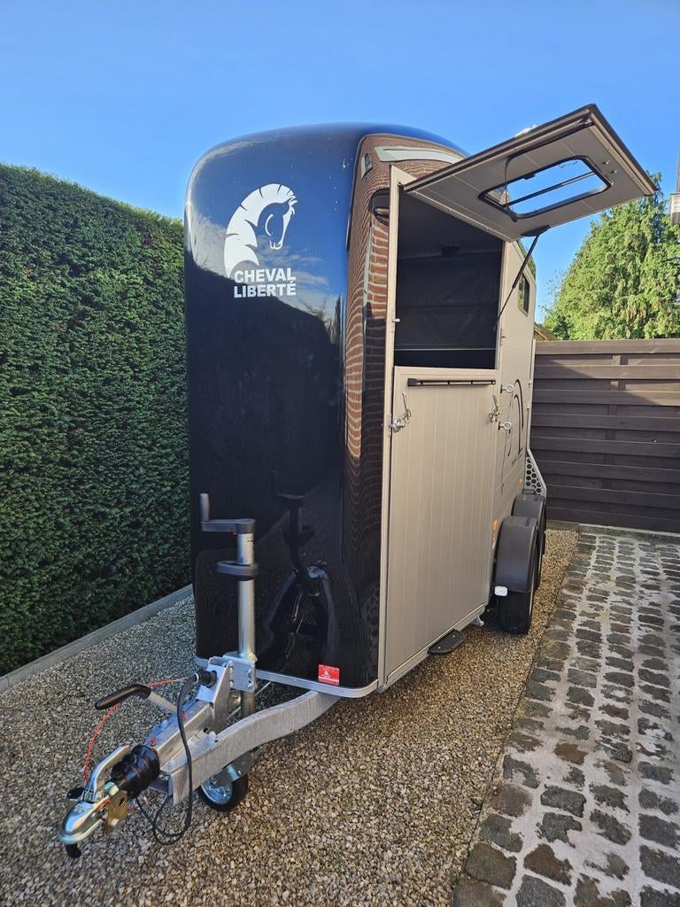 1,5 paards trailer te huur., Ophalen