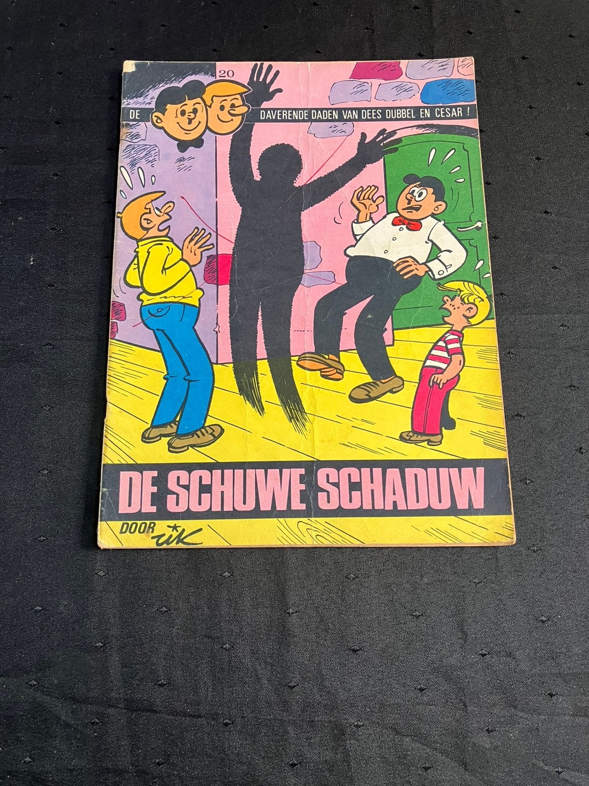 Dees Dubbel & Cesar nr 20 - De schuwe schaduw., Boeken, Eén stripboek, Ophalen of Verzenden, Zo goed als nieuw