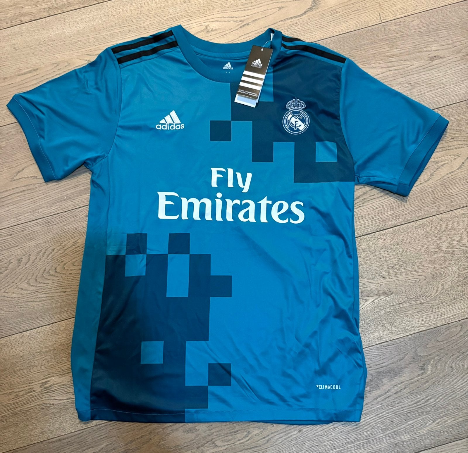 Real Madrid 2018 football jersey new size M, Taille M, Enlèvement ou Envoi, Neuf, Maillot