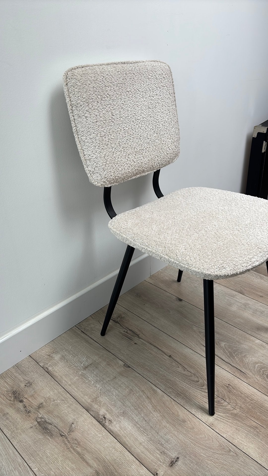 6 stoelen ecr/wit met zwart metaal, Ophalen, Zo goed als nieuw, Wit, Metaal