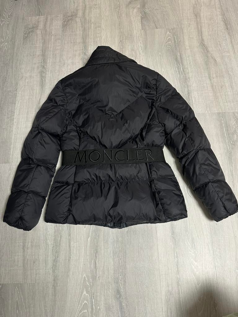 Moncler zwarte jas/jas voor dames maat 2 in zeer goede staat, Kleding | Dames, Jassen | Winter, Ophalen of Verzenden, Zo goed als nieuw