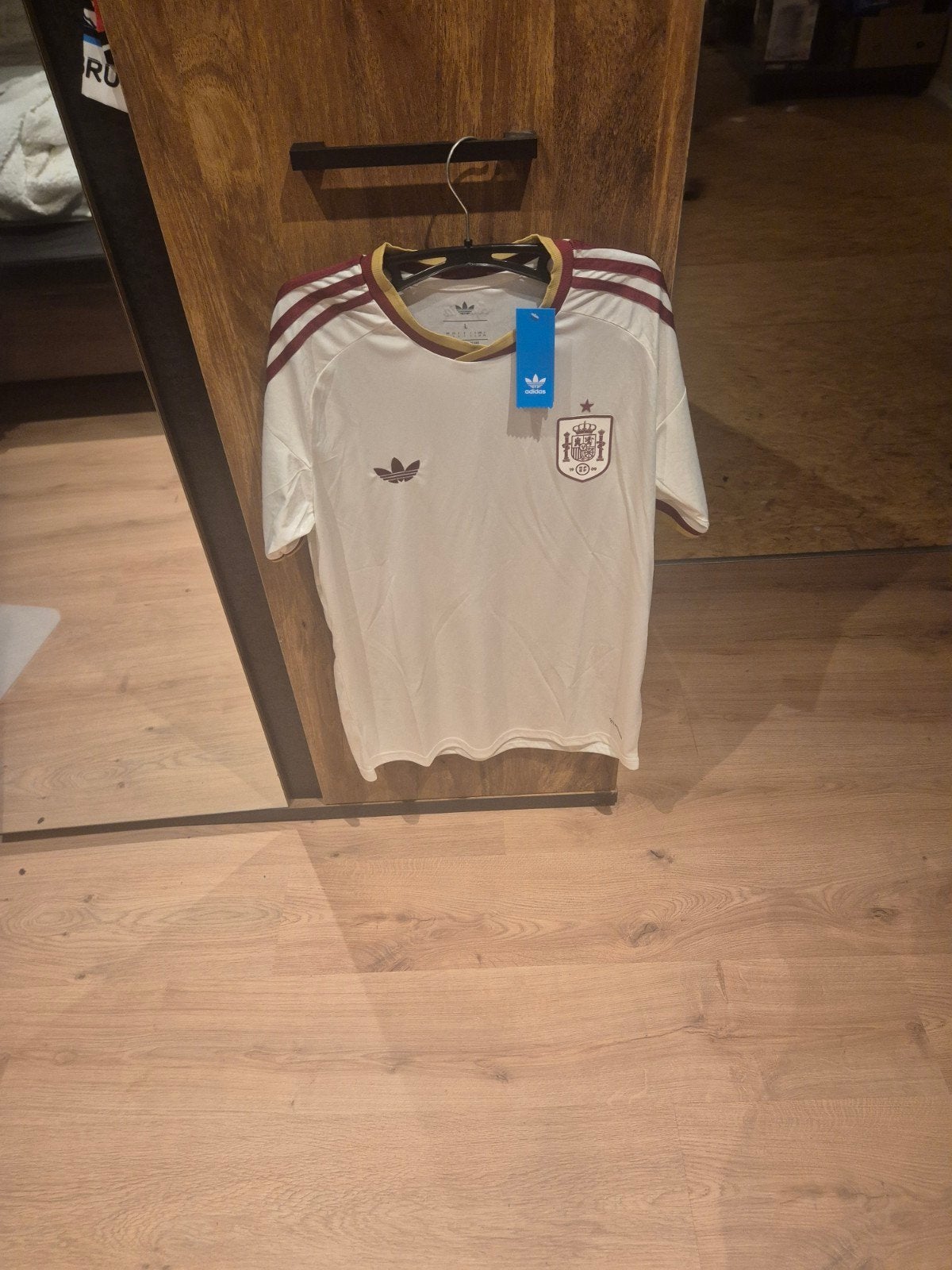 Spanje  thirt  26 wk  maatje L, Ophalen