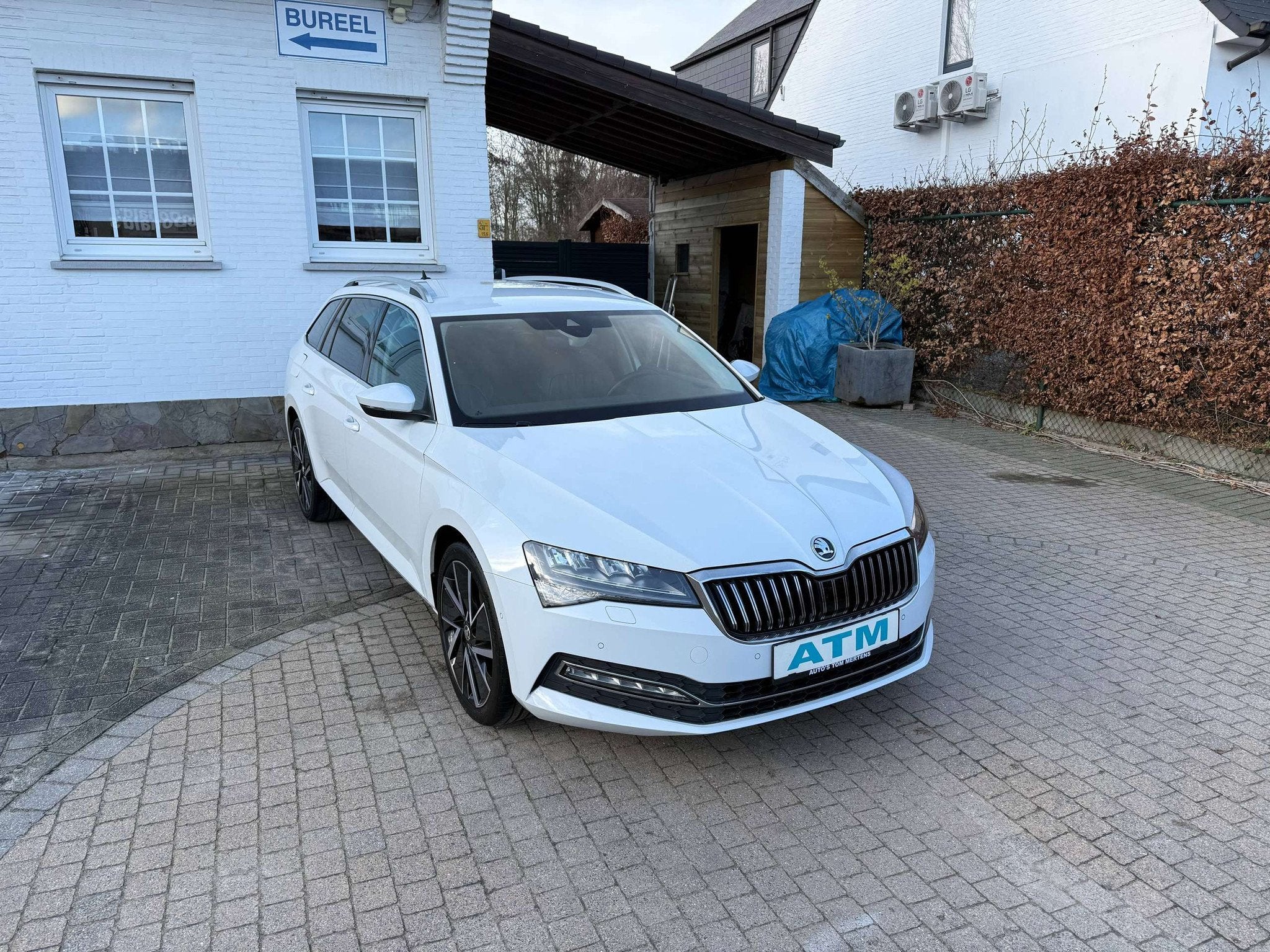 Skoda Superb Superb Combi 2.0 CR TDi Style DSG/Leder/Navi/PD, Auto's, Skoda, 4 cilinders, Wit, Leder, Bedrijf