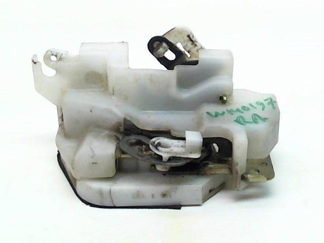 SERRURE DE PORTE RODS ARRIÈRE DROIT Mitsubishi L-200, Utilisé, Mitsubishi