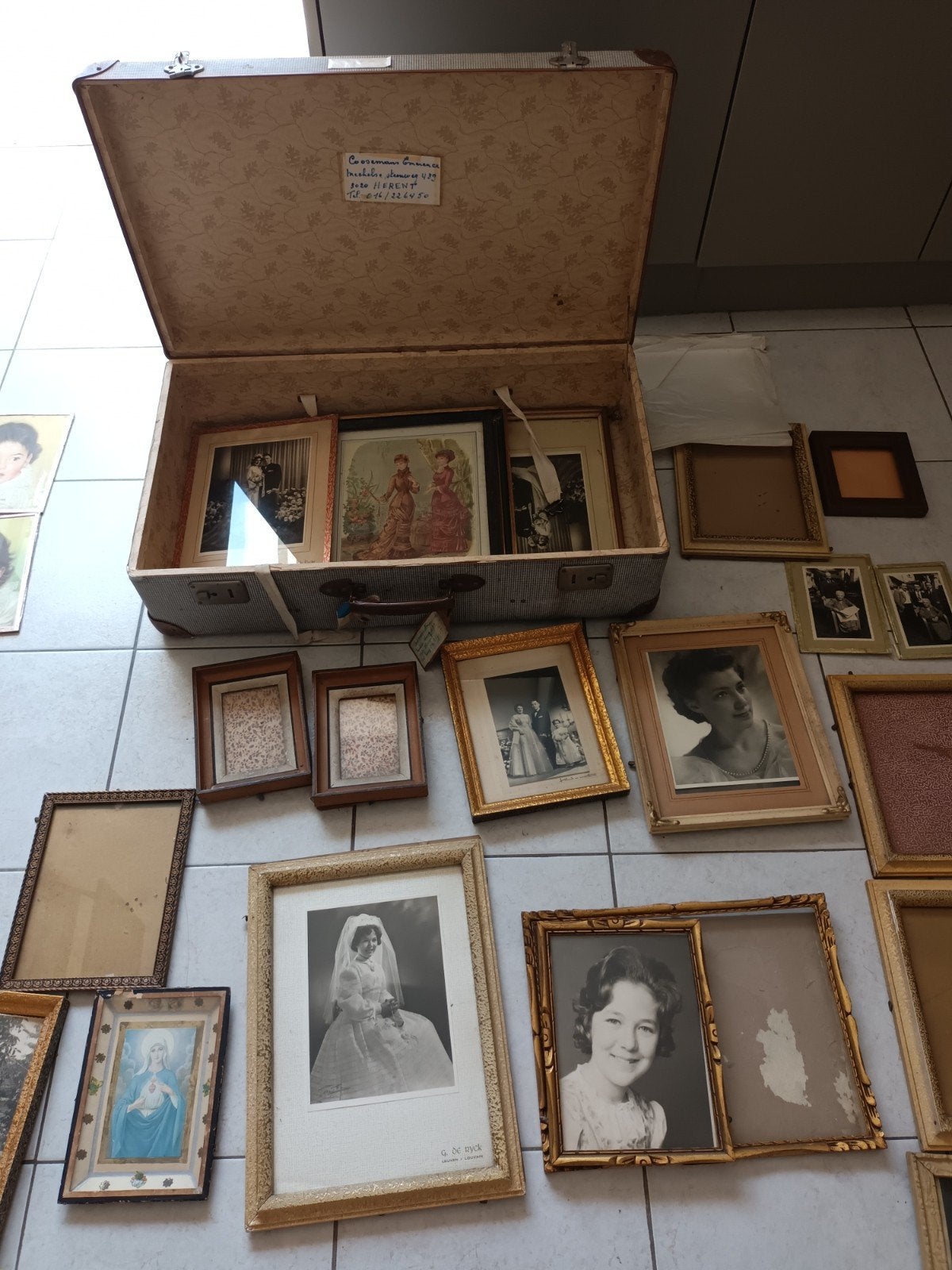 Oude koffer en oude kaders, Antiek en Kunst, Ophalen