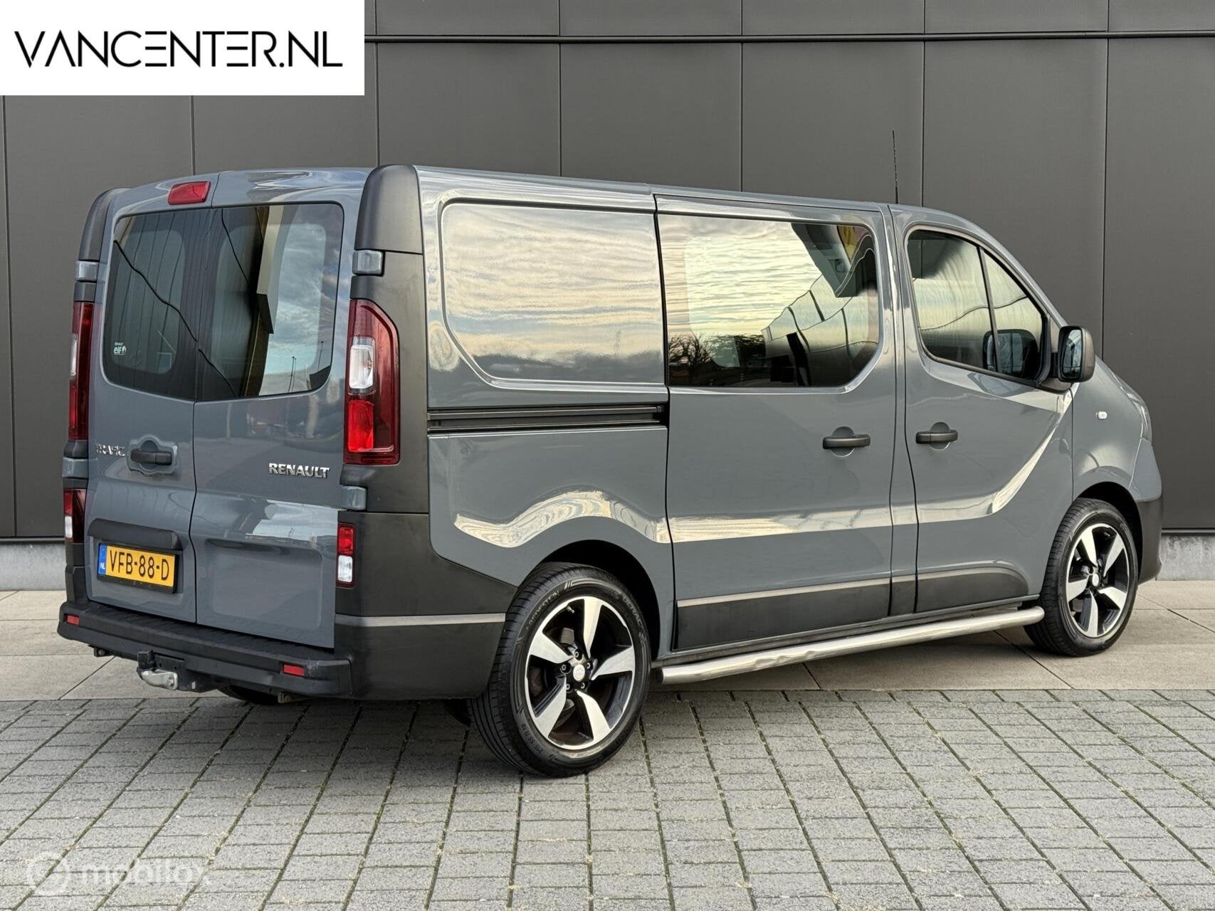 Renault Trafic DC 1.6 dCi 95PK Dubbele Cabine LED Trekhaak, Voorwielaandrijving, Stof, 4 cilinders, Bedrijf