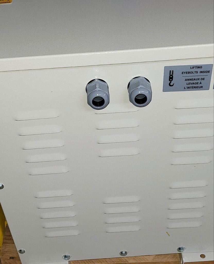 transformateur 30 kva 220v 400v ou l'inverse plus N nouveau