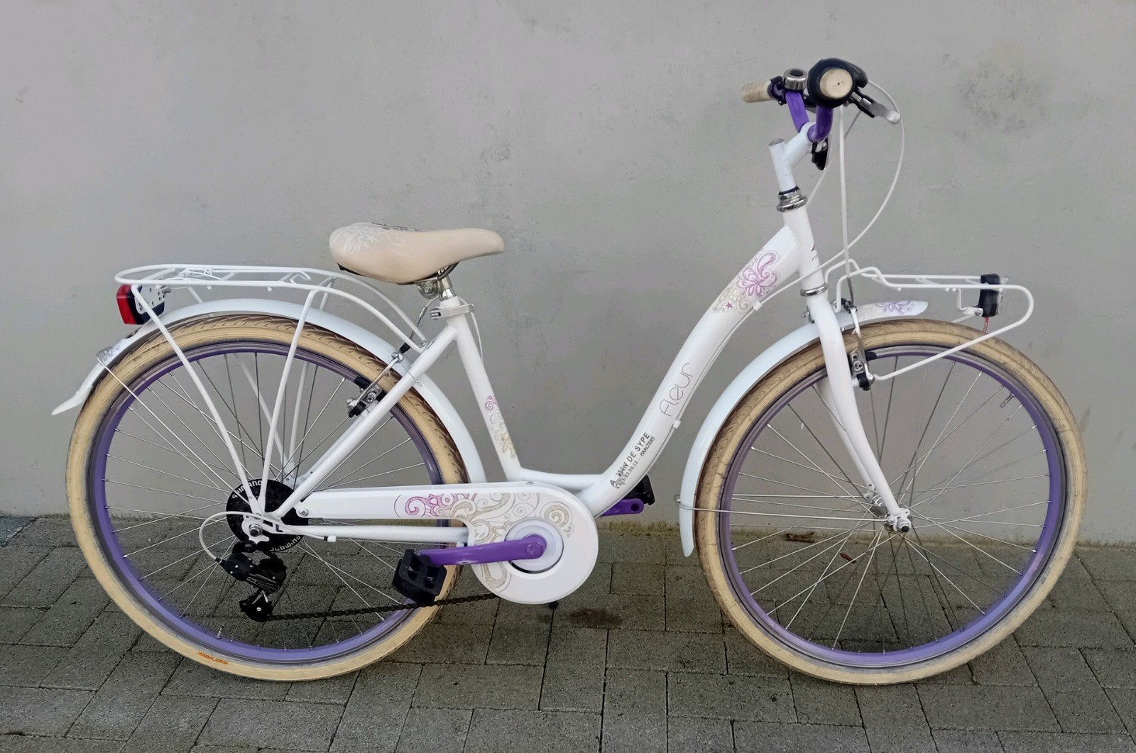 Meisjesfiets MBM Fleur 26inch 6speed NIEUWPRIJS 399€ ‍️, Fietsen en Brommers, Ophalen, Cruiser, Velgrem, Zo goed als nieuw