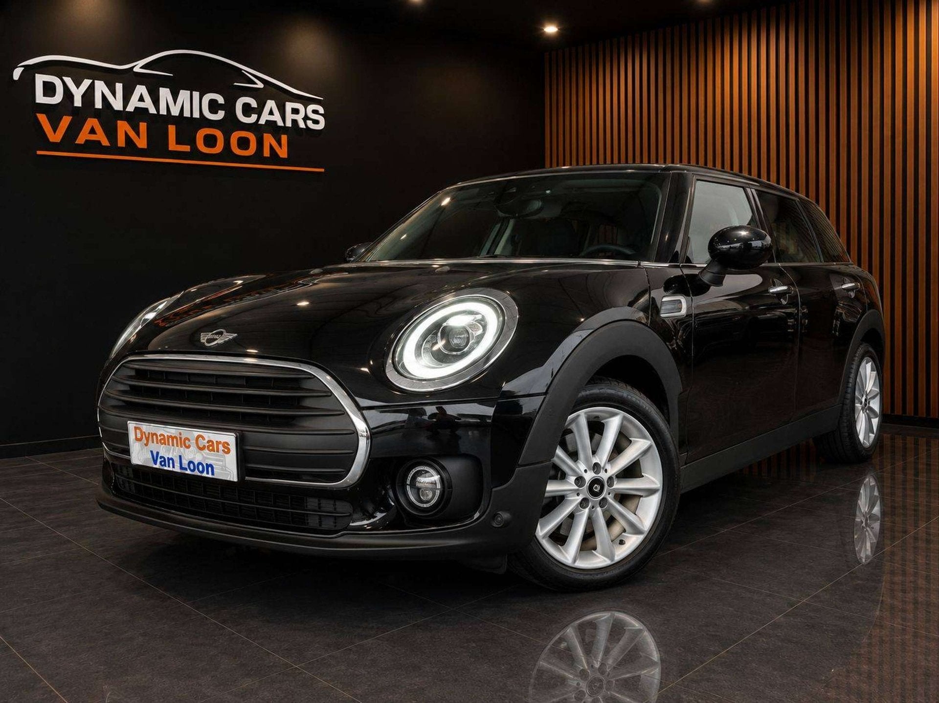 MINI Cooper Clubman 1.5i 132 Pk Automaat, Airco, Cruise, Sta, Auto's, Mini, Gebruikt, 136 pk, Zwart, Bedrijf