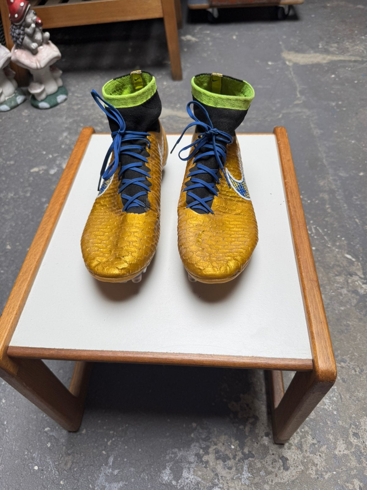 Nike magista, Ophalen, Gebruikt