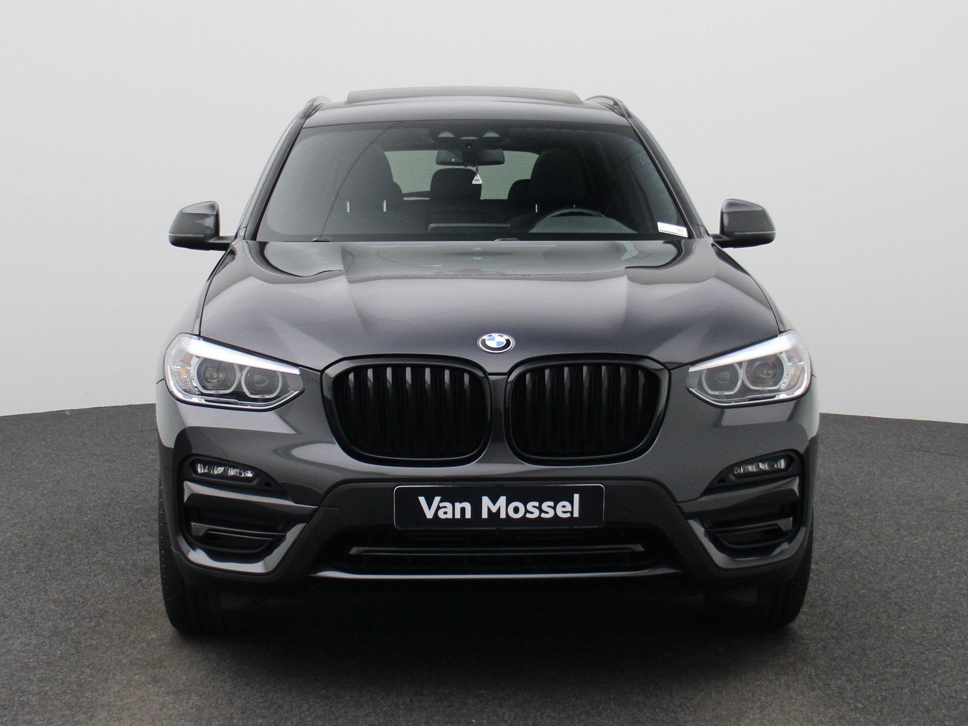 BMW X3 sDrive18d (100 kW) PANO DAK | NAVI & CARPLAY | H&K So, Auto's, Gebruikt, Zwart, 2000 kg, 136 pk