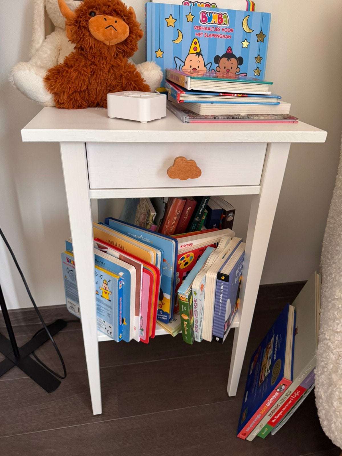 Nachtkastje ikea Hemnes, Huis en Inrichting, Slaapkamer | Nachtkastjes, Ophalen, Nieuw