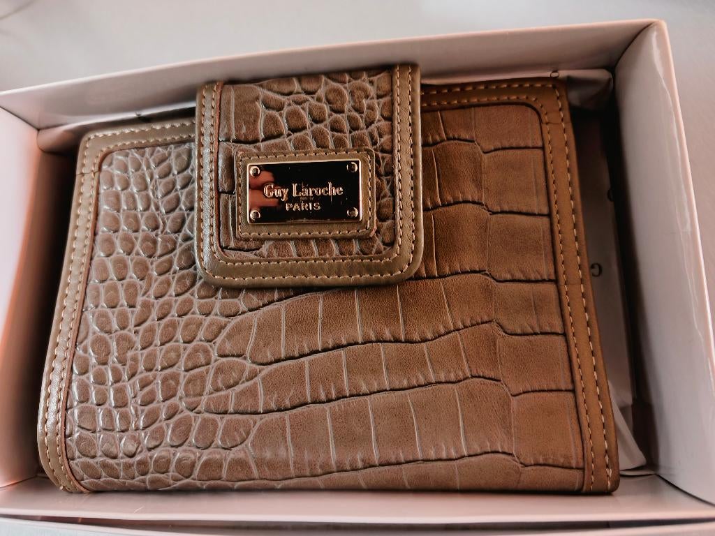 lederen dames portefeuille (krokodillenlook) van Guy Laroche, Overige merken, Beige, Nieuw, Ophalen of Verzenden