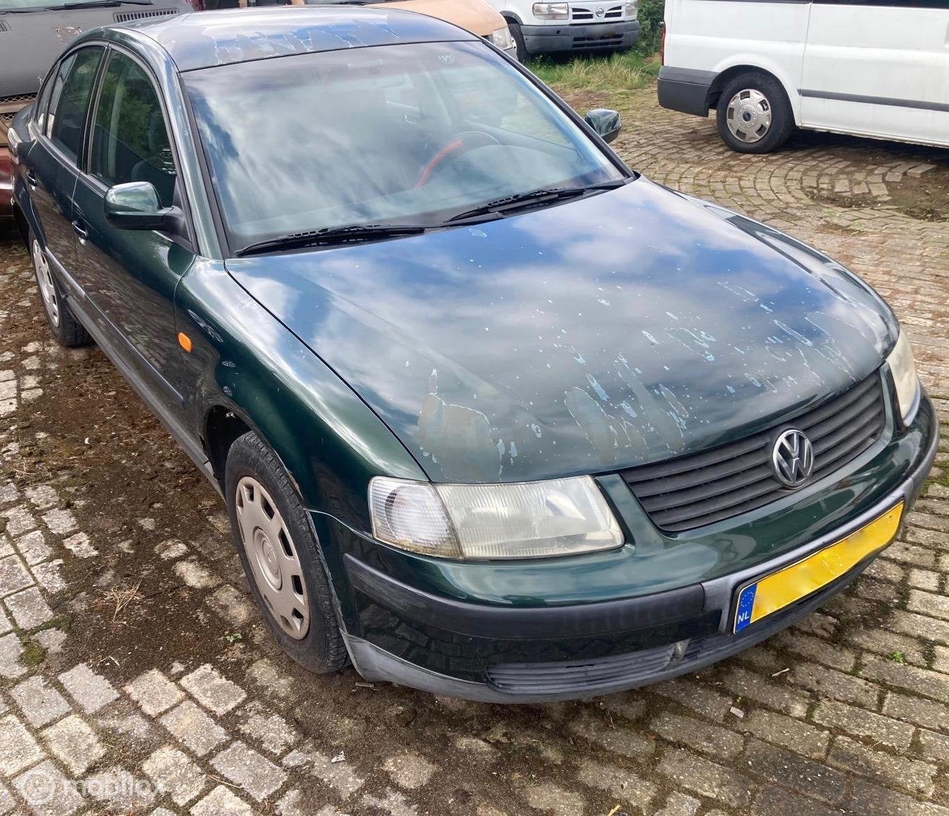 Volkswagen Passat 1.6 Sedan, Autos, Euro 2, Achat, 4 portes, Boîte manuelle