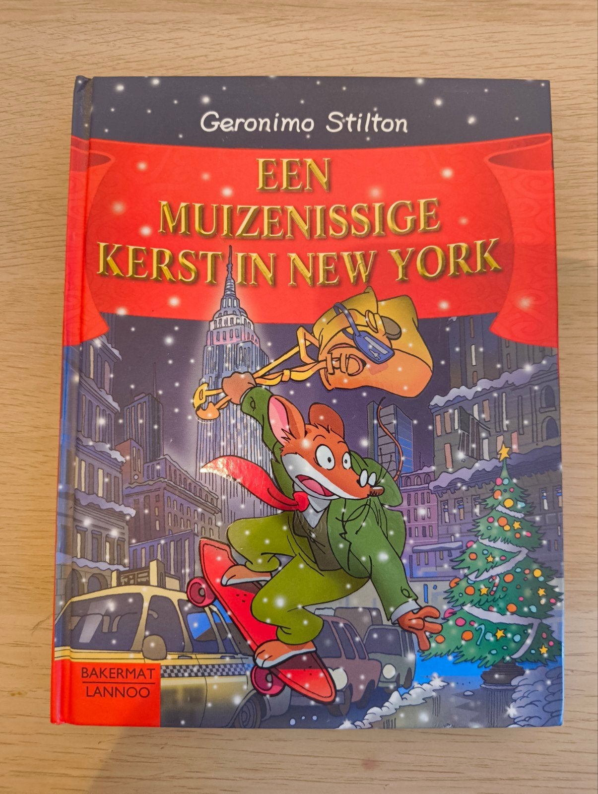 Geronimo Stilton - Een muizenissige kerst in New York, Geronimo Stilton, Ophalen of Verzenden, Zo goed als nieuw, Sprookjes