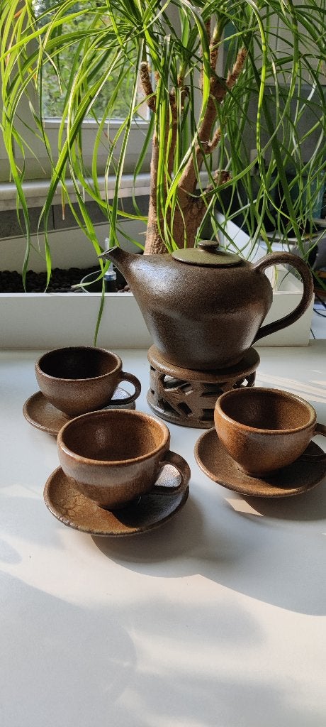 thee-set, theepot met 3 tasjes en warmhouder, Gebruikt, Ophalen of Verzenden, Aardewerk, Theepot