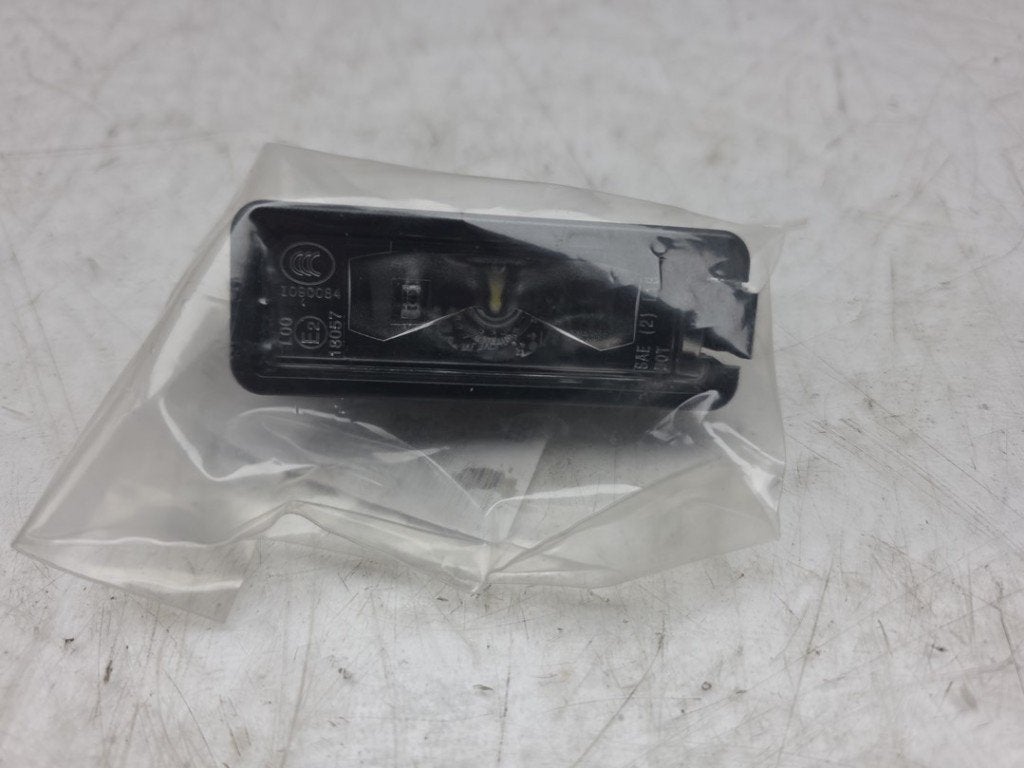 ECLAIRAGE DE PLAQUE Volkswagen Up! (121) (|3G5943021|), Dhr. J. Ham, Volkswagen, Administratie@autoham.nl, Utilisé