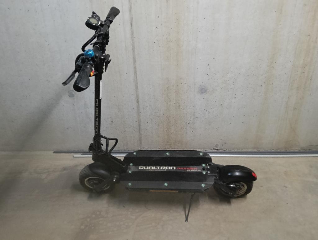 Elektrische step, Fietsen en Brommers, Steps, Ophalen, Zo goed als nieuw, Elektrische step (E-scooter), Overige merken