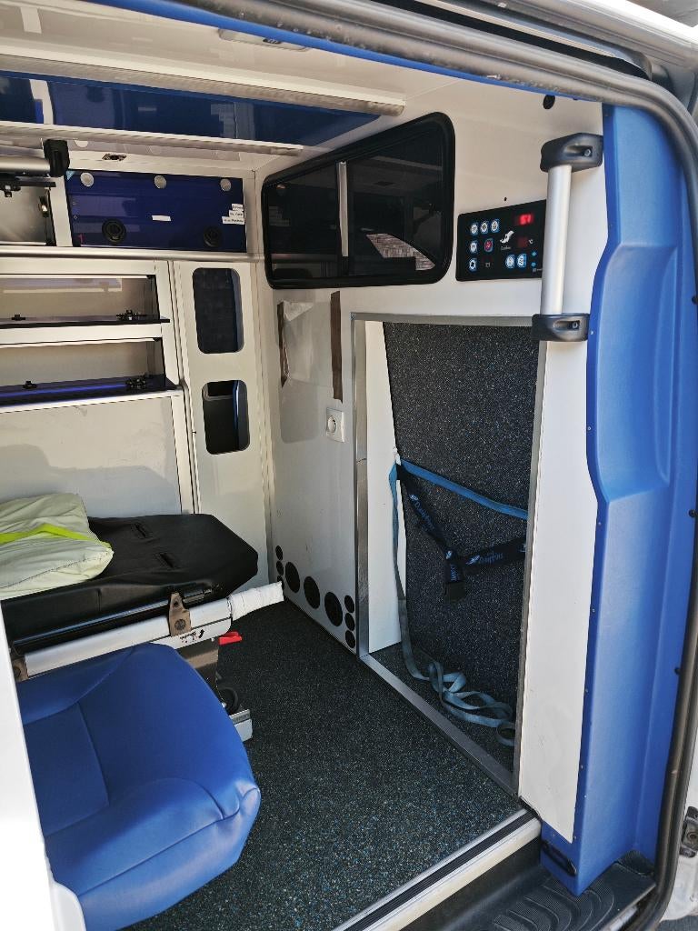 Ambulance Mercedes 2.2cdi-Boite auto 12/2015 -7.950 € export, Auto's, Zwart, 4 cilinders, Wit, Mercedes-Benz