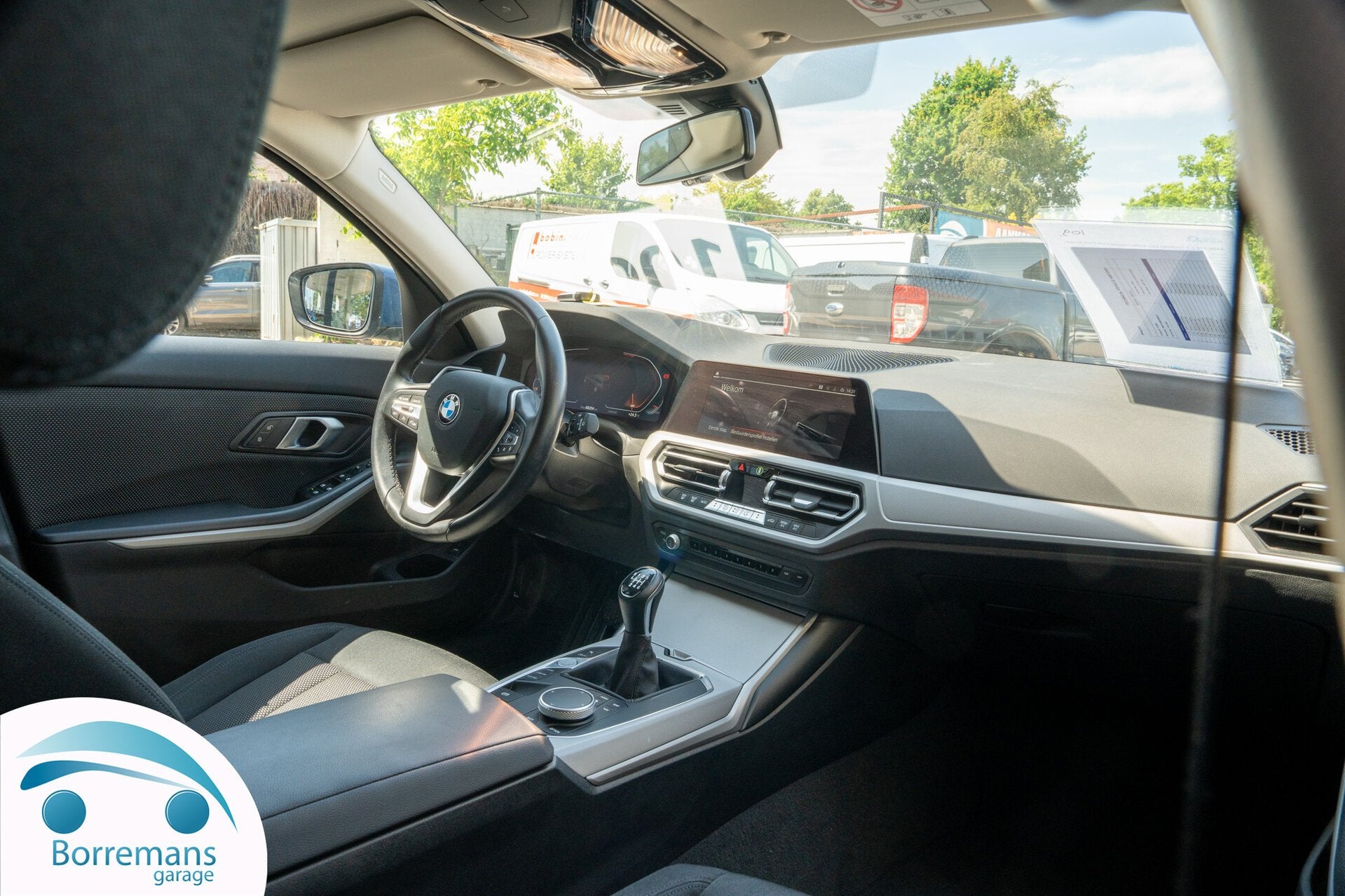 BMW 318 2.0 TOURING Elec.Koffer/Carplay/Lane-Front Assist/., Autos, BMW, 0 kg, Achat, Euro 6, Entreprise