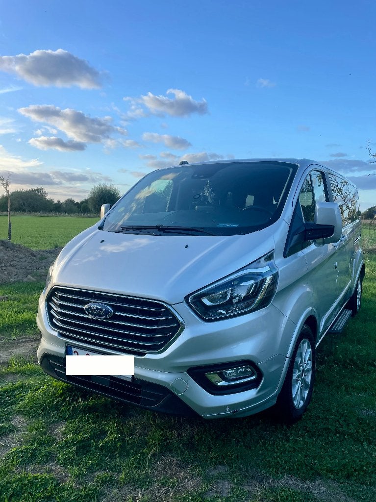 FORD TOURNEO CUSTOM TITANIUM L2 | 8 ZITPLAATSEN | 130 PK, Voorwielaandrijving, 1995 cc, Euro 6, 4 cilinders