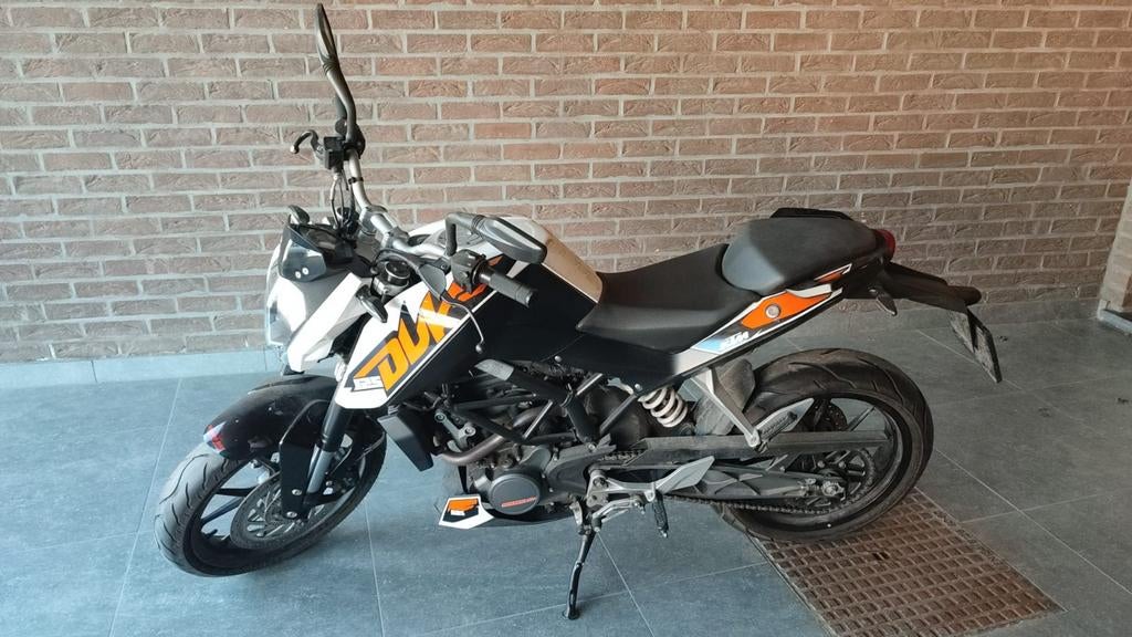 KTM duke 125cc wit