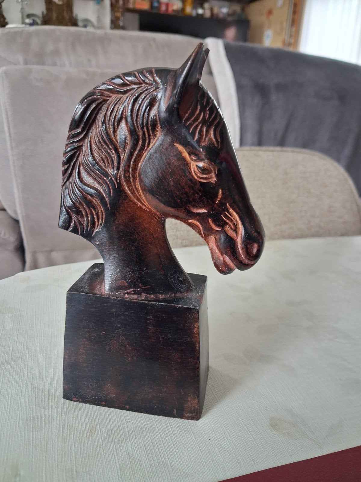 Paardenkop beeldje, Enlèvement