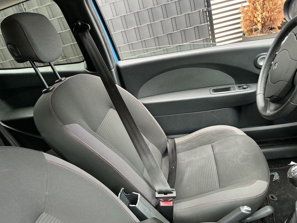CEINTURE DE SECURITE AVANT GAUCHE Renault Twingo II (CN), Renault, Utilisé, Peter-Huppertz-Straße 5
51063  Köln, DE, Dialog.deutschland@renault.de