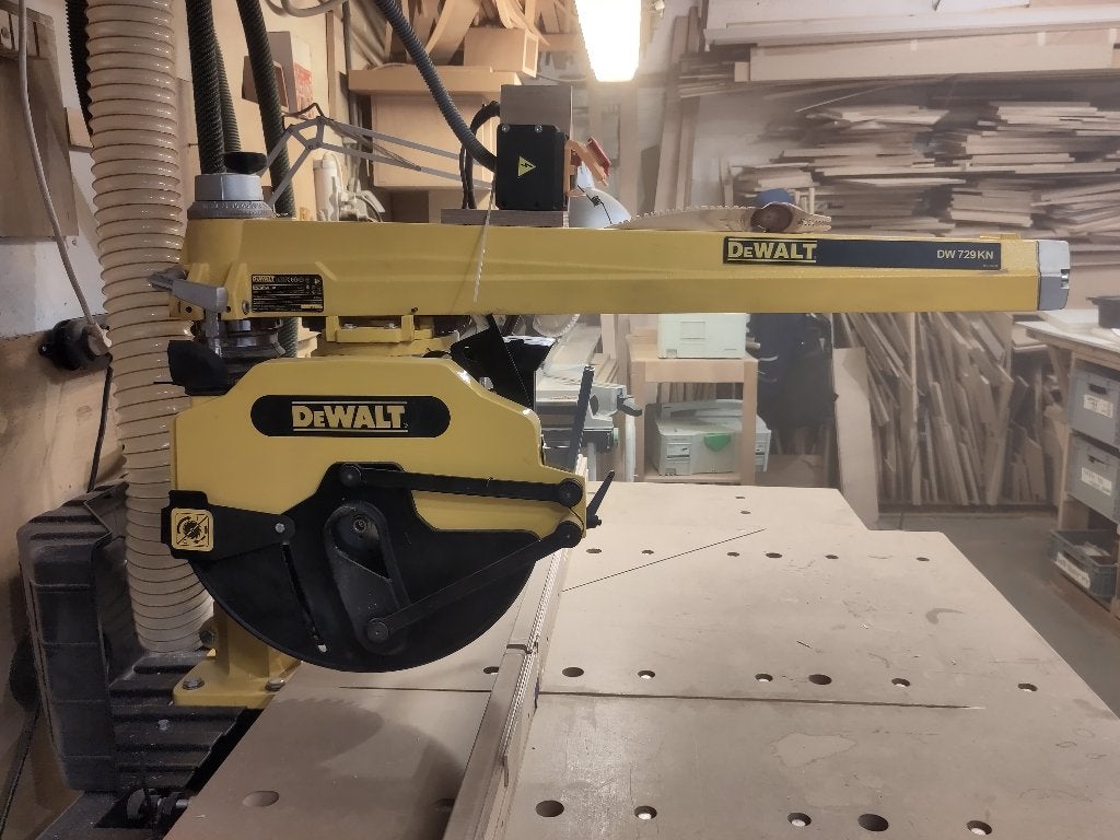 DeWALT DW729KN RADIAALZAAG, Doe-het-zelf en Bouw, Ophalen, Gebruikt, 70 mm of meer, 600 tot 1200 watt