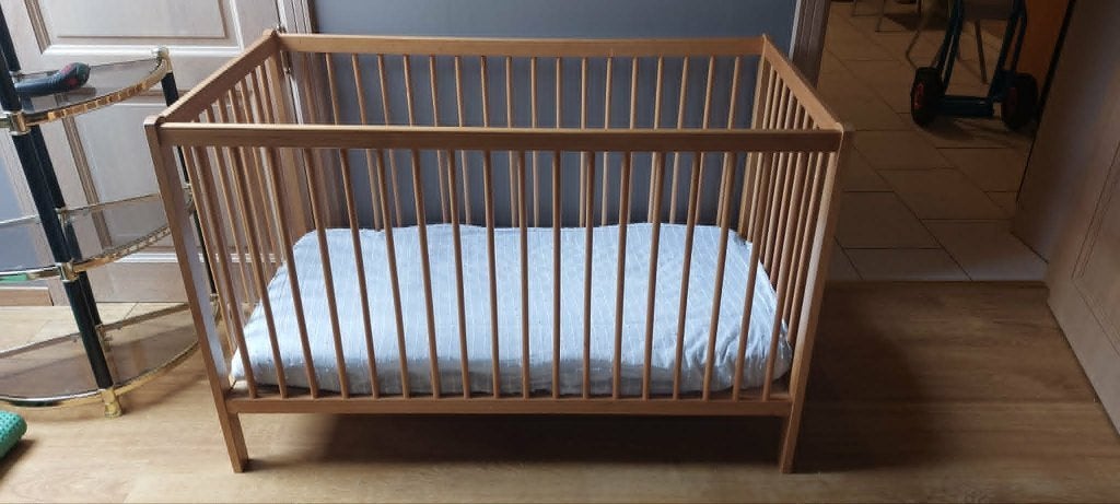 Houten kinderbedje, Ophalen, Gebruikt, Ledikant