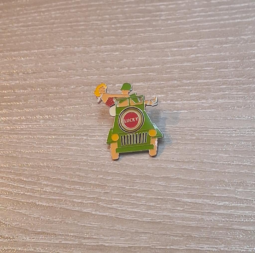 PIN - LUCKY STRIKE, Envoi, Utilisé, Marque, Insigne ou Pin's
