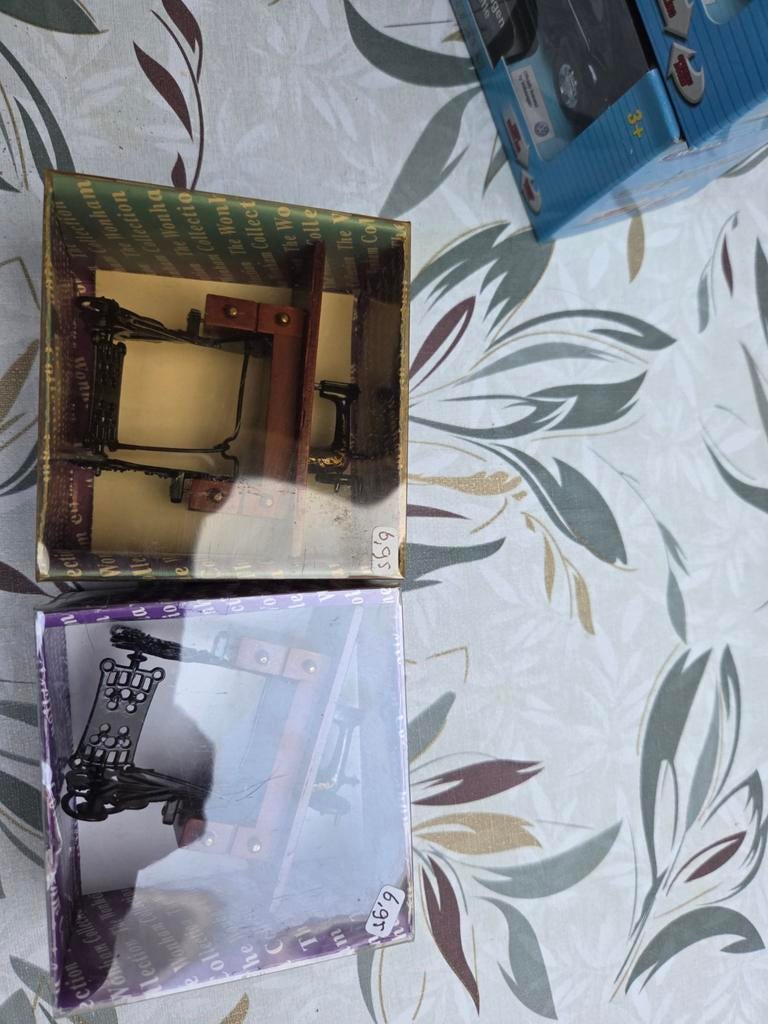 2x miniatuur trapnaaimachine, Ophalen