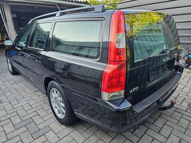 Volvo V70 2.4d 96kw break, Auto's, Automaat, Zwart, Zwart, 96 kW